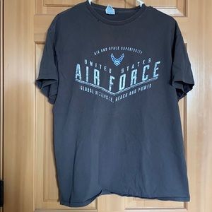 A gray Air Force t-shirt
